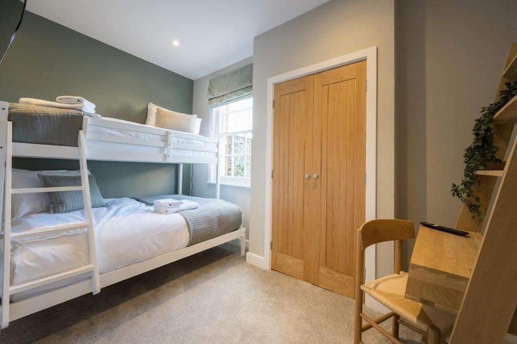 The Lettered Board Apartments Pickering Eksteriør bilde
