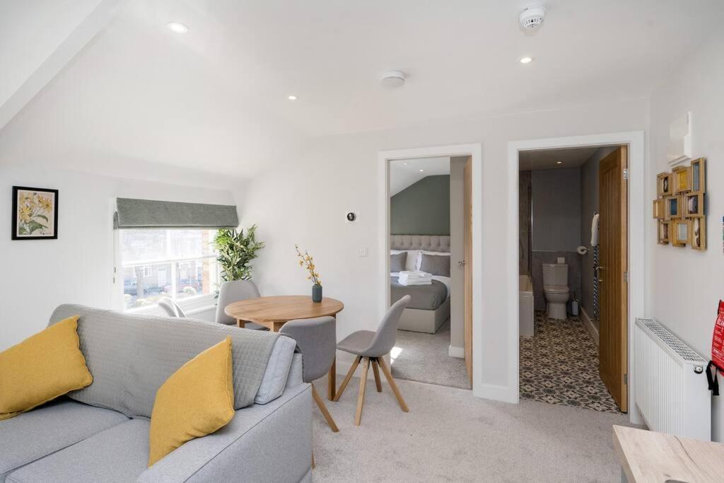 The Lettered Board Apartments Pickering Eksteriør bilde